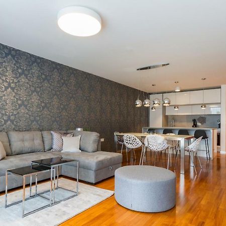 Apartments Lux By Locap Group ปอร์โตรอซ ภายนอก รูปภาพ