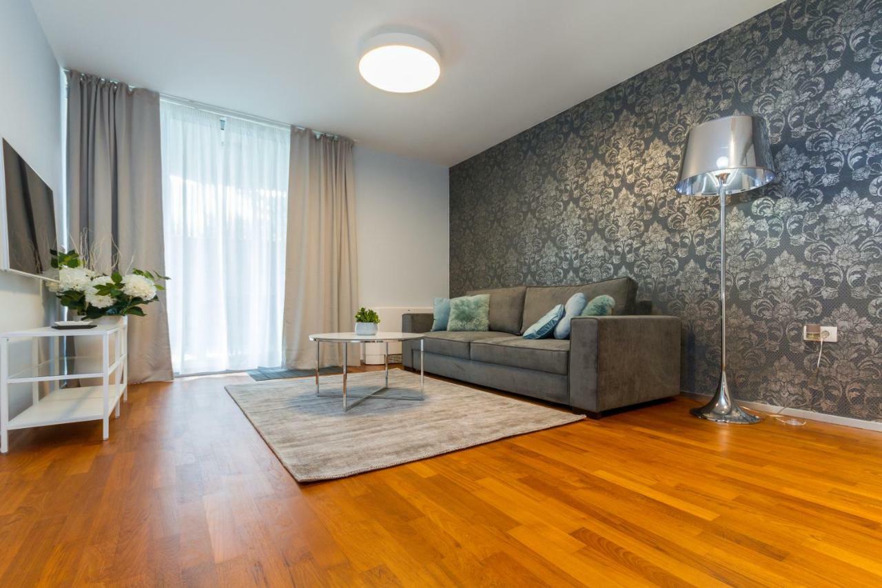 Apartments Lux By Locap Group ปอร์โตรอซ ภายนอก รูปภาพ